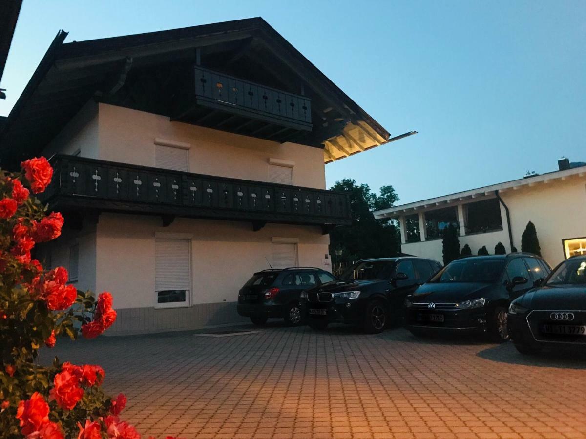 Ferienhaus Butterfly การ์มิช-พาร์เทนเคียร์เชน ภายนอก รูปภาพ