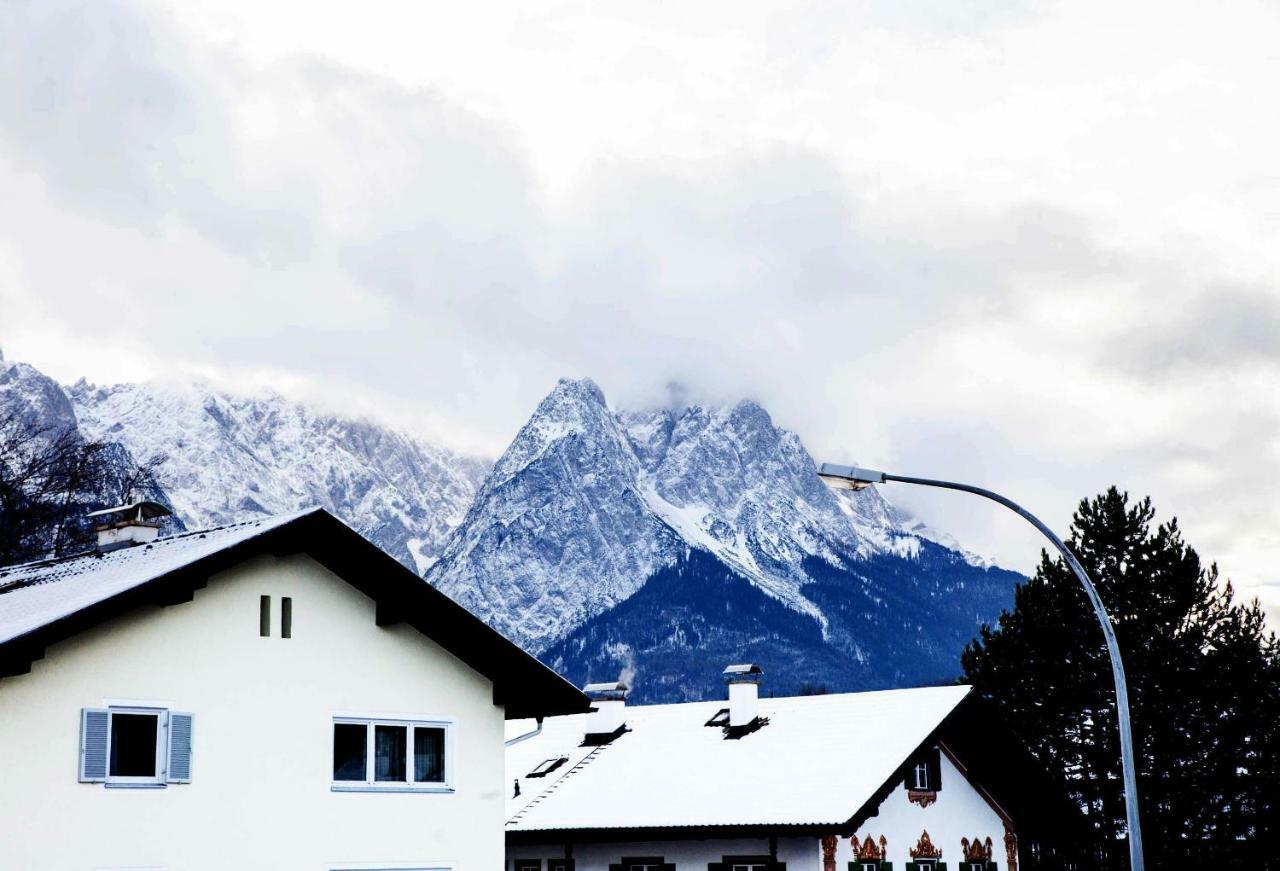 Ferienhaus Butterfly การ์มิช-พาร์เทนเคียร์เชน ภายนอก รูปภาพ